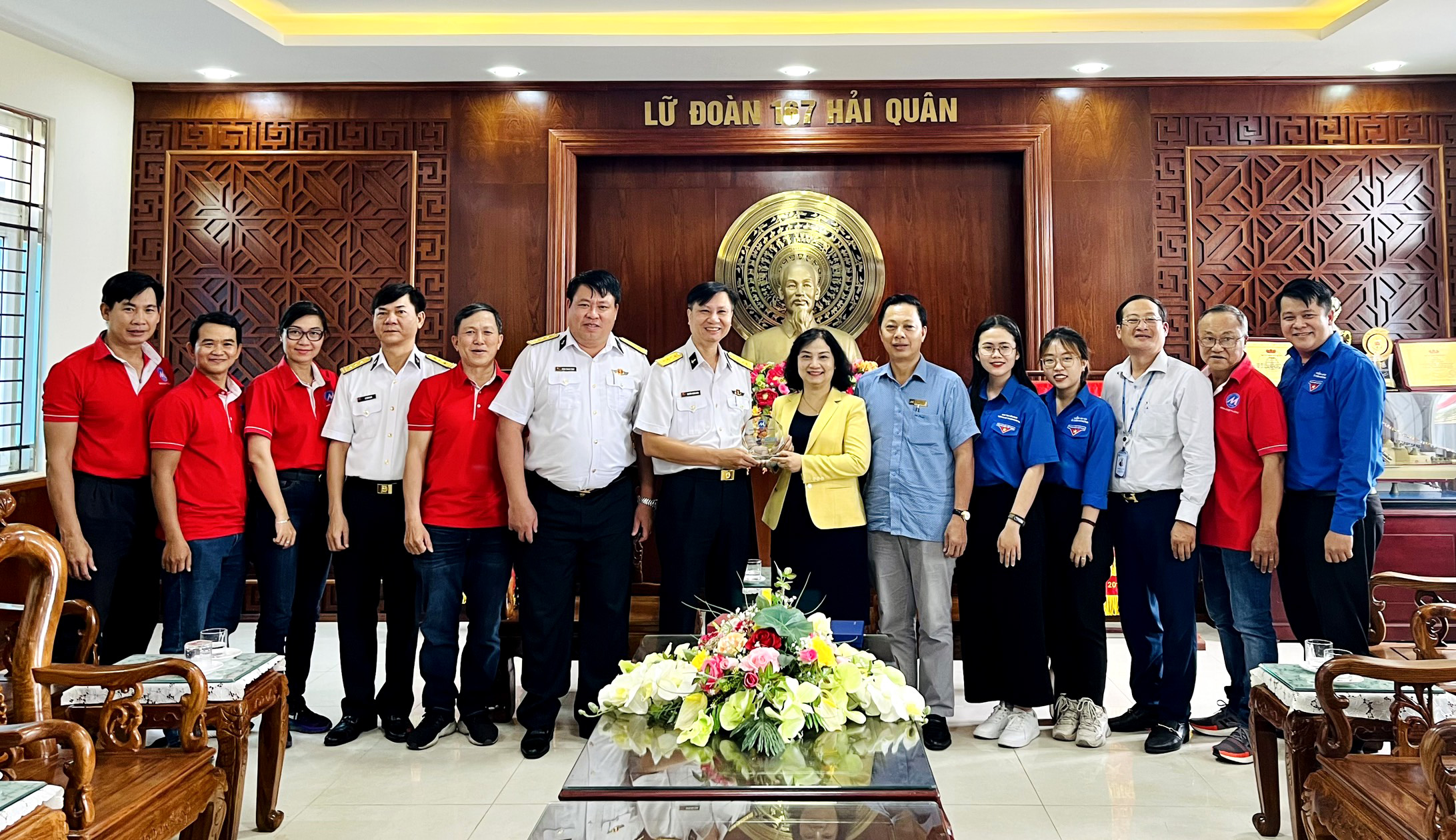 UFM tới thăm và làm việc với Lữ đoàn 167, Bộ Tư lệnh Vùng 2 Hải Quân nhân kỷ niệm Ngày thành lập Quân đội Nhân dân Việt Nam