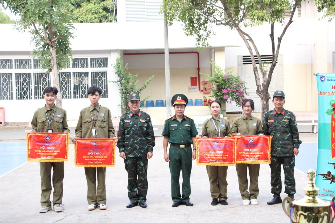 Tổ chức Hội thao và Hội thi văn nghệ Giáo dục quốc phòng và an ninh sinh viên khóa tuyển sinh năm 2023 (Đợt học 5) 